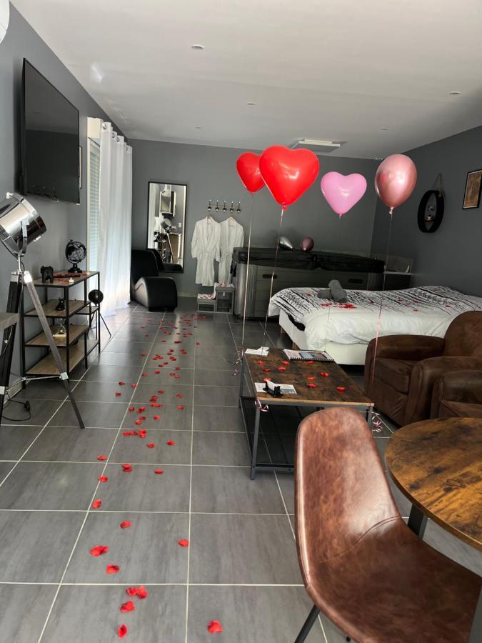Love Room - La Parenthese Saint-Bauzille-de-la-Sylve Exterior foto