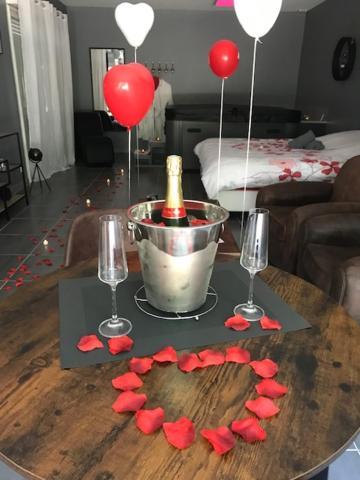 Love Room - La Parenthese Saint-Bauzille-de-la-Sylve Exterior foto